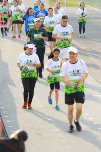 BIB: 1295, 979
                            <button type="button" onclick="openModal(3555588)" class="btn btn-primary btn-sm float-right btn-popup" data-toggle="modal" data-target=".modal-high-quality">
                        <i class="fas fa-shopping-cart"></i> Add to Cart
                    </button>
                                            <button type="button" onclick="isThisMe(3555588, true)" class="btn btn-success btn-sm float-right btn-popup btn-isme hidden" data-toggle="tooltip" data-placement="bottom" title="นี่คือรูปของคุณใช่ไหม คลิกที่นี่เพื่อเอาเข้าอัลบั้ม">
                        <i class="fas fa-plus"></i> Add to album
                    </button>
                    <button type="button" onclick="isThisMe(3555588, false)" class="btn btn-warning btn-sm float-right btn-popup btn-isnotme hidden">
                        <i class="fas fa-ban"></i> Remove from album
                    </button>